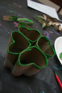 St Patrick's Day Toddler Craft - Toilet paper shamrocks + pop up art